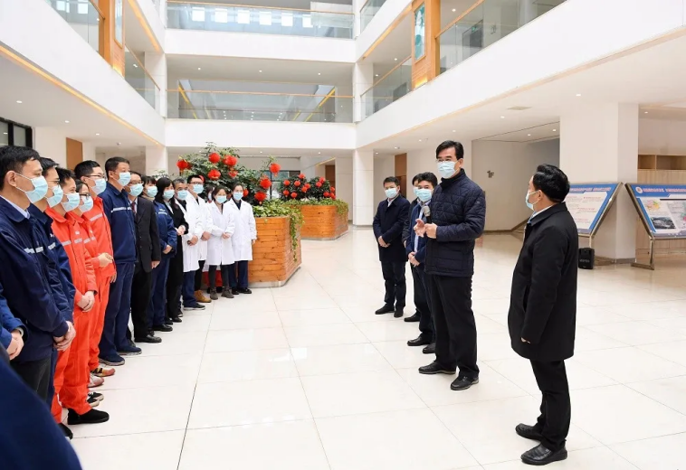 貴州省委副書記、省長李炳軍慰問西部產(chǎn)業(yè)基地駐地人員