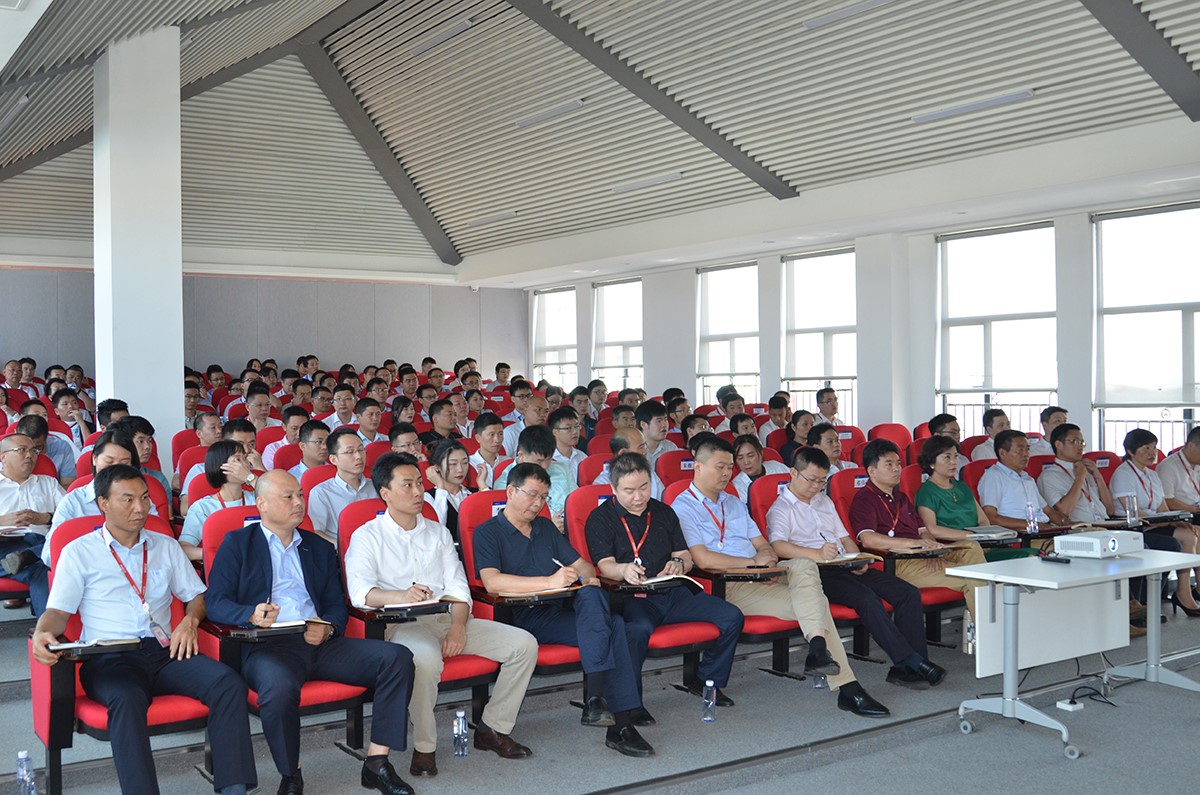 抓好技術創新，聚焦全球布局丨中偉新材料2019半年度干部會議召開